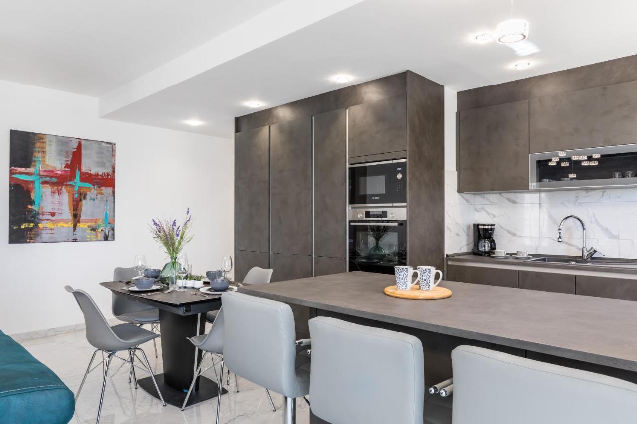 Elysian Zen Luxury Apartment - Two Bedroom Apartment With Terrace And Sea View Split Exterior photo